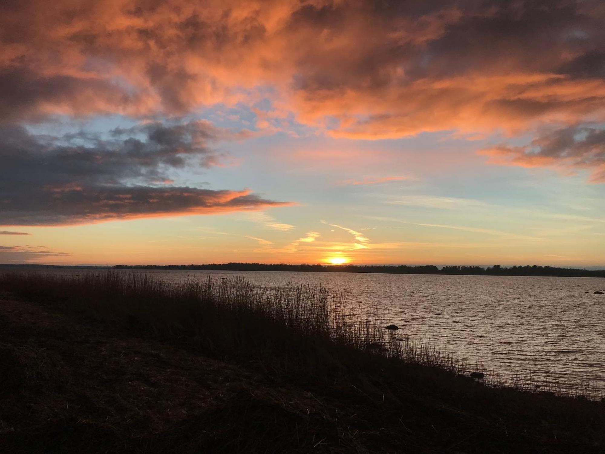 Sunset Over Water, 50 Mins From Copenhagen Сasa de vacaciones